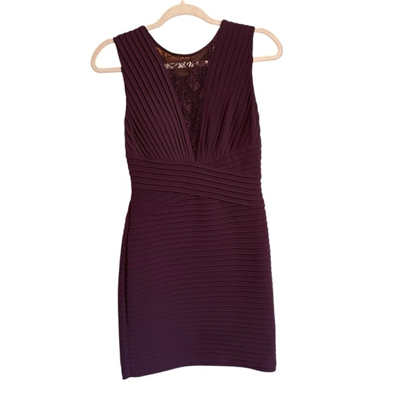 Calvin Klein Burgundy/Plum Ribbed Bodycon Mini Dress V-Neck Cocktail-Size 2 - Picture 1 of 9
